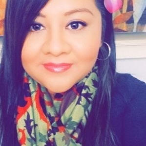 Meet your Posher, Adriana